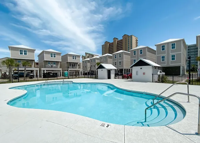 New Listing! Luxury Home, Sleeps 10 W/ Shared Pool