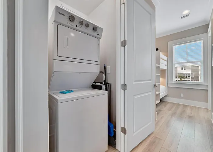 New Listing! Luxury Home, Sleeps 10 W/ Shared Pool