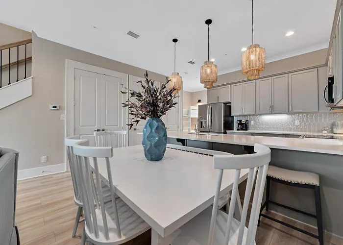 New Listing! Luxury Home, Sleeps 10 W/ Shared Pool Holiday home Gulf Shores