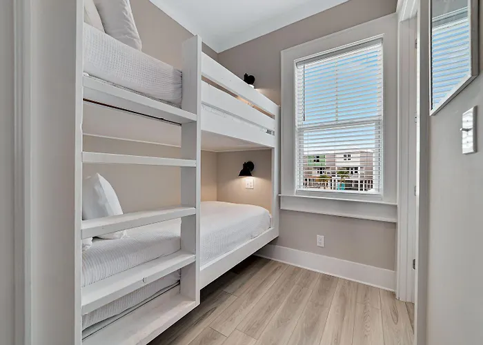 Holiday home New Listing! Luxury Home, Sleeps 10 W/ Shared Pool