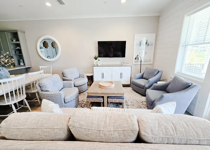 New Listing! Luxury Home, Sleeps 10 W/ Shared Pool Gulf Shores